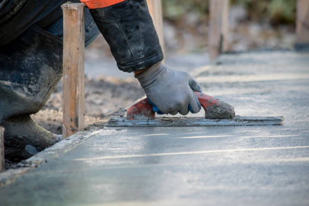 Best Concrete Sidewalk Installation  in Elsmere, KY
